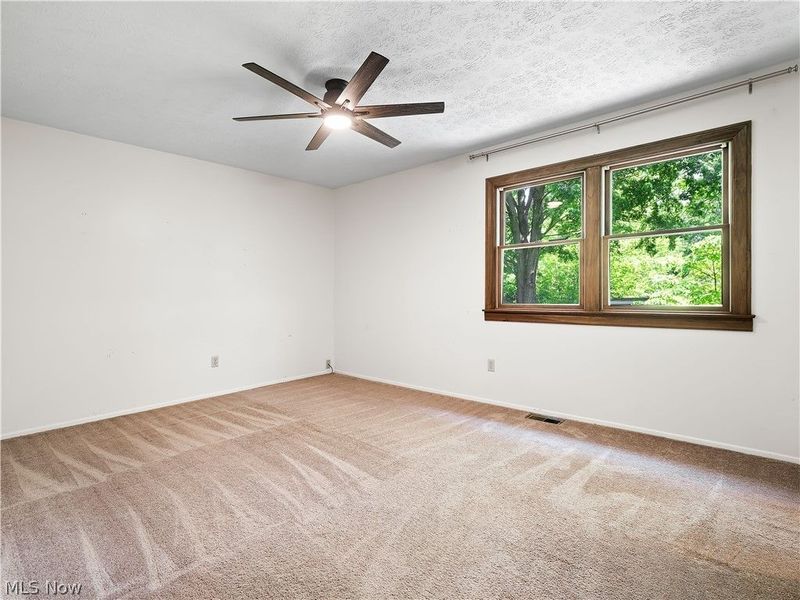 8590 Fairlane Drive, Olmsted Falls, OH 44138 Photo 21