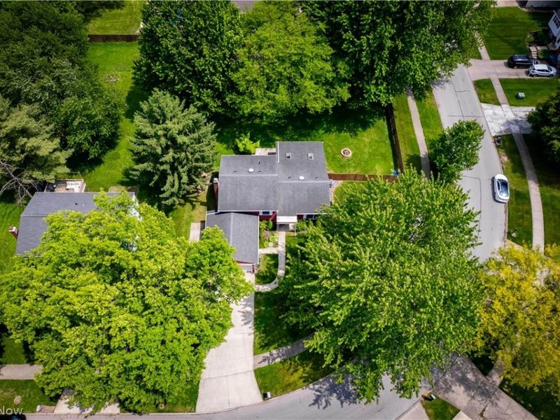 8590 Fairlane Drive, Olmsted Falls, OH 44138 Photo 25