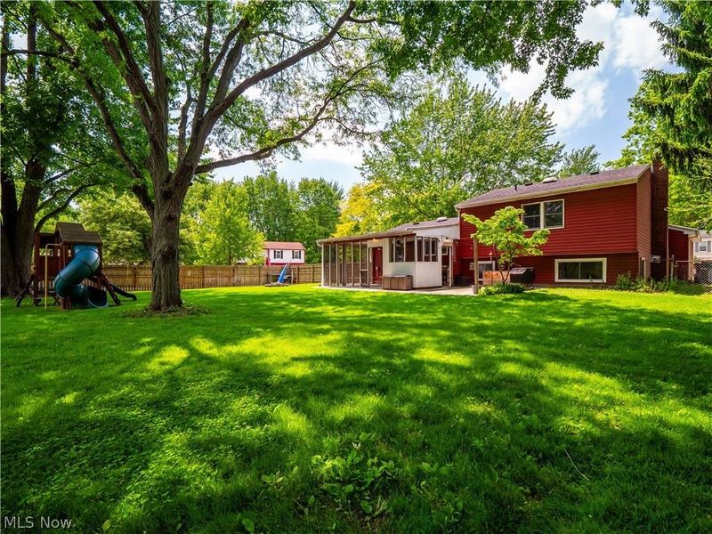 8590 Fairlane Drive, Olmsted Falls, OH 44138 Photo 32