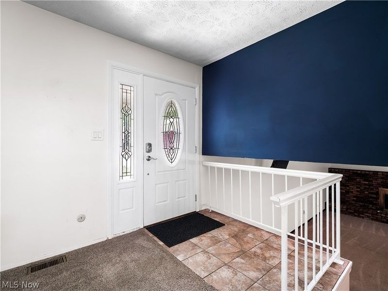 8590 Fairlane Drive, Olmsted Falls, OH 44138 Photo 4