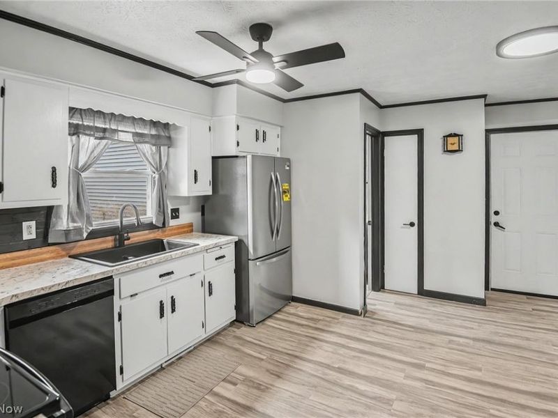 120 Winter Lane, Cortland, OH 44410 Photo 6