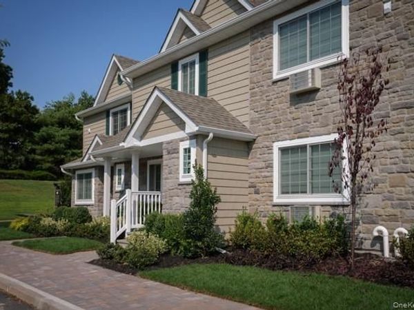 2 Victorian Court , Unit 61, Holtsville, NY 11742