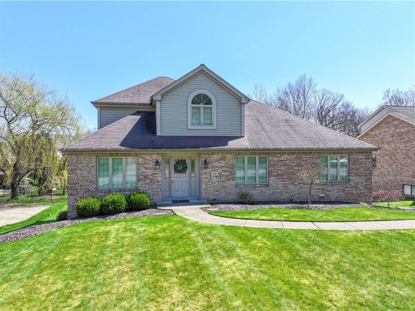 2011 Fortune Ct, Bridgeville, PA 15017