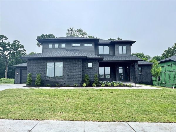 3807 SW Limelight Avenue , Bentonville, AR 72713