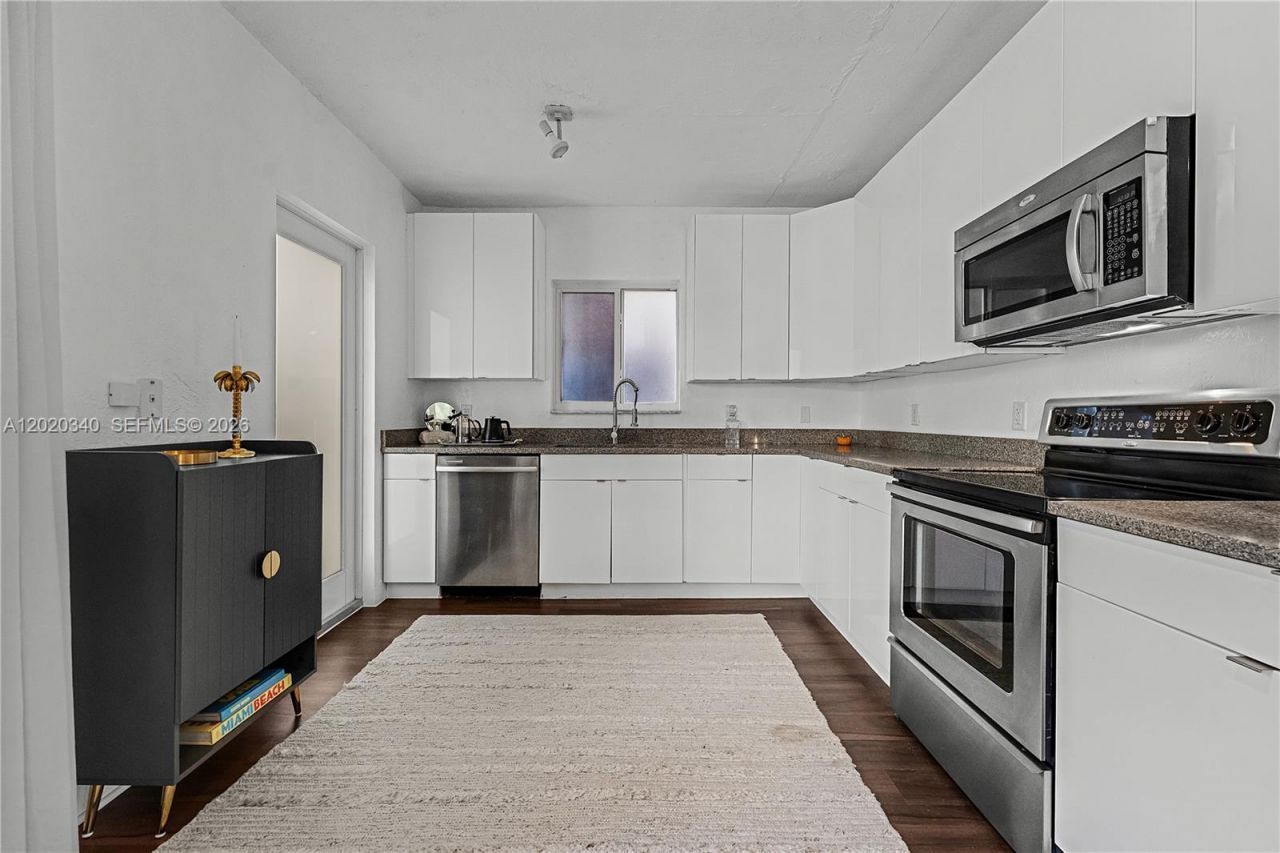 1420 Pennsylvania Ave , Unit 201, Miami Beach, FL 33139 Photo