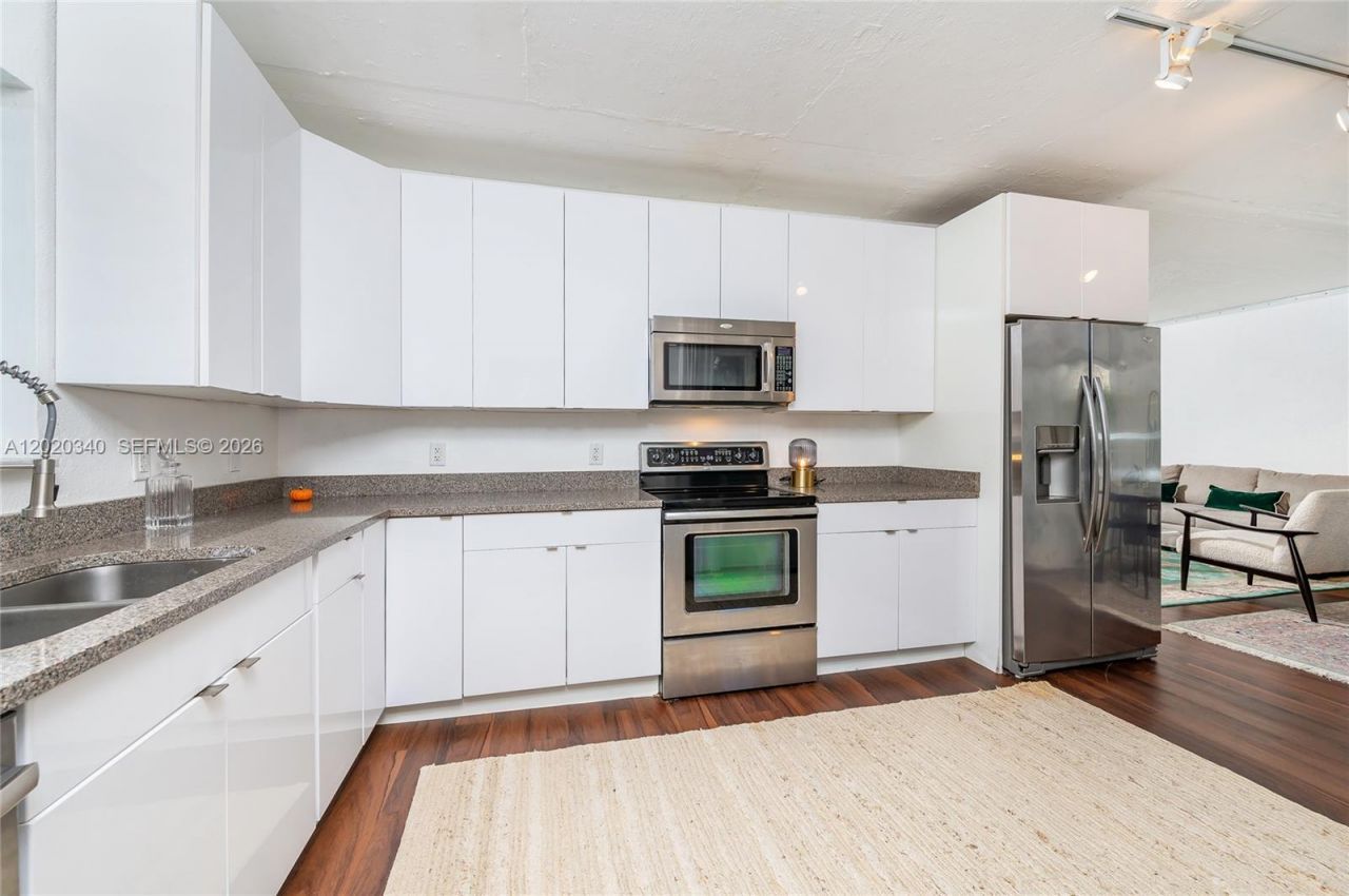 1420 Pennsylvania Ave , Unit 201, Miami Beach, FL 33139 Photo