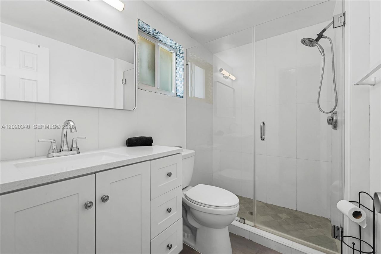 1420 Pennsylvania Ave , Unit 201, Miami Beach, FL 33139 Photo