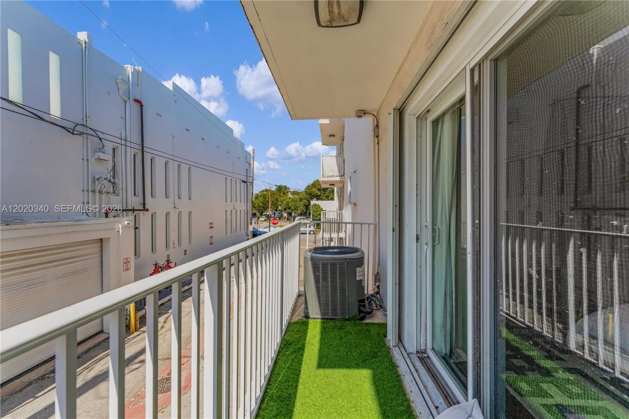 1420 Pennsylvania Ave , Unit 201, Miami Beach, FL 33139 Photo
