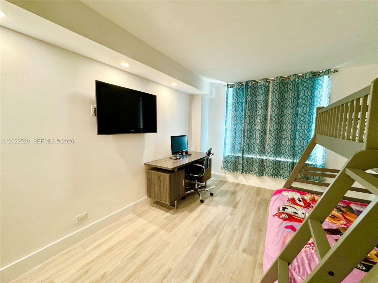 230 174th St , Unit 2316, Sunny Isles Beach, FL 33160 Photo