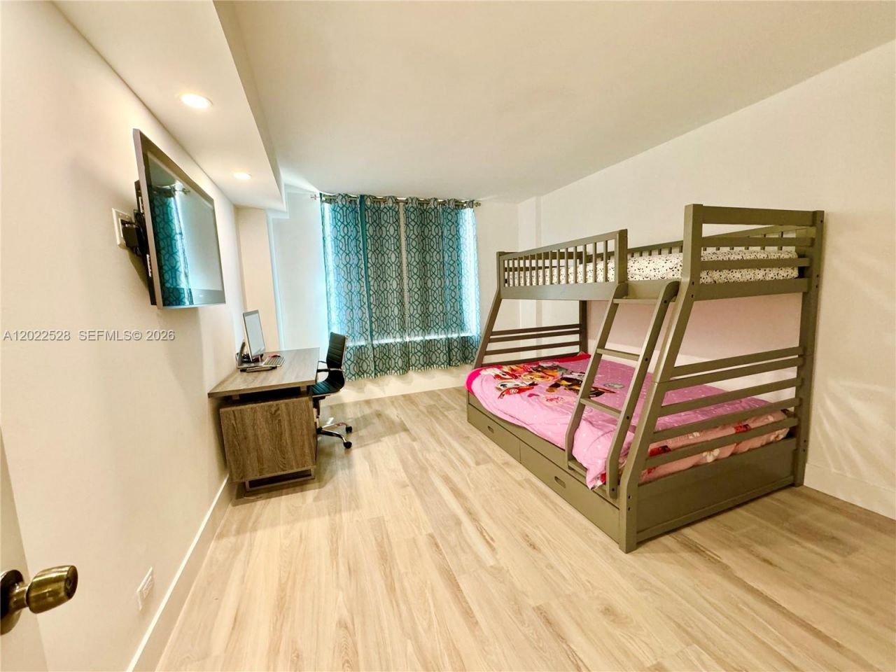 230 174th St , Unit 2316, Sunny Isles Beach, FL 33160 Photo