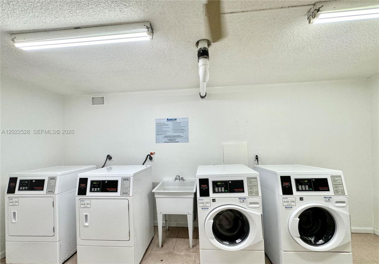 230 174th St , Unit 2316, Sunny Isles Beach, FL 33160 Photo