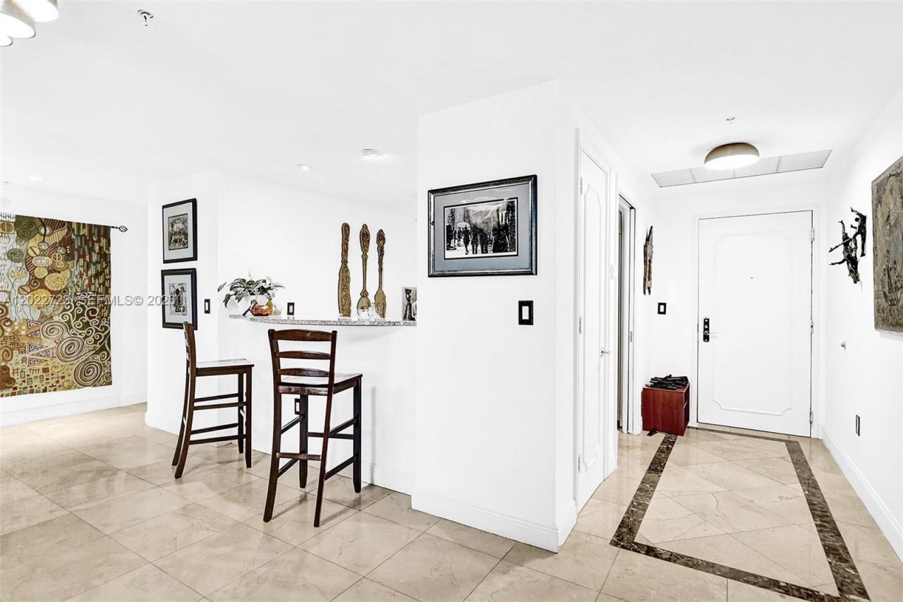 3400 SW 27th Ave , Unit 206, Miami, FL 33133 Photo