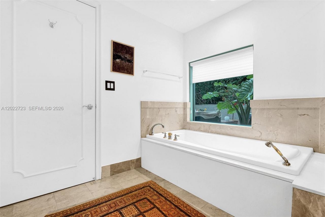 3400 SW 27th Ave , Unit 206, Miami, FL 33133 Photo