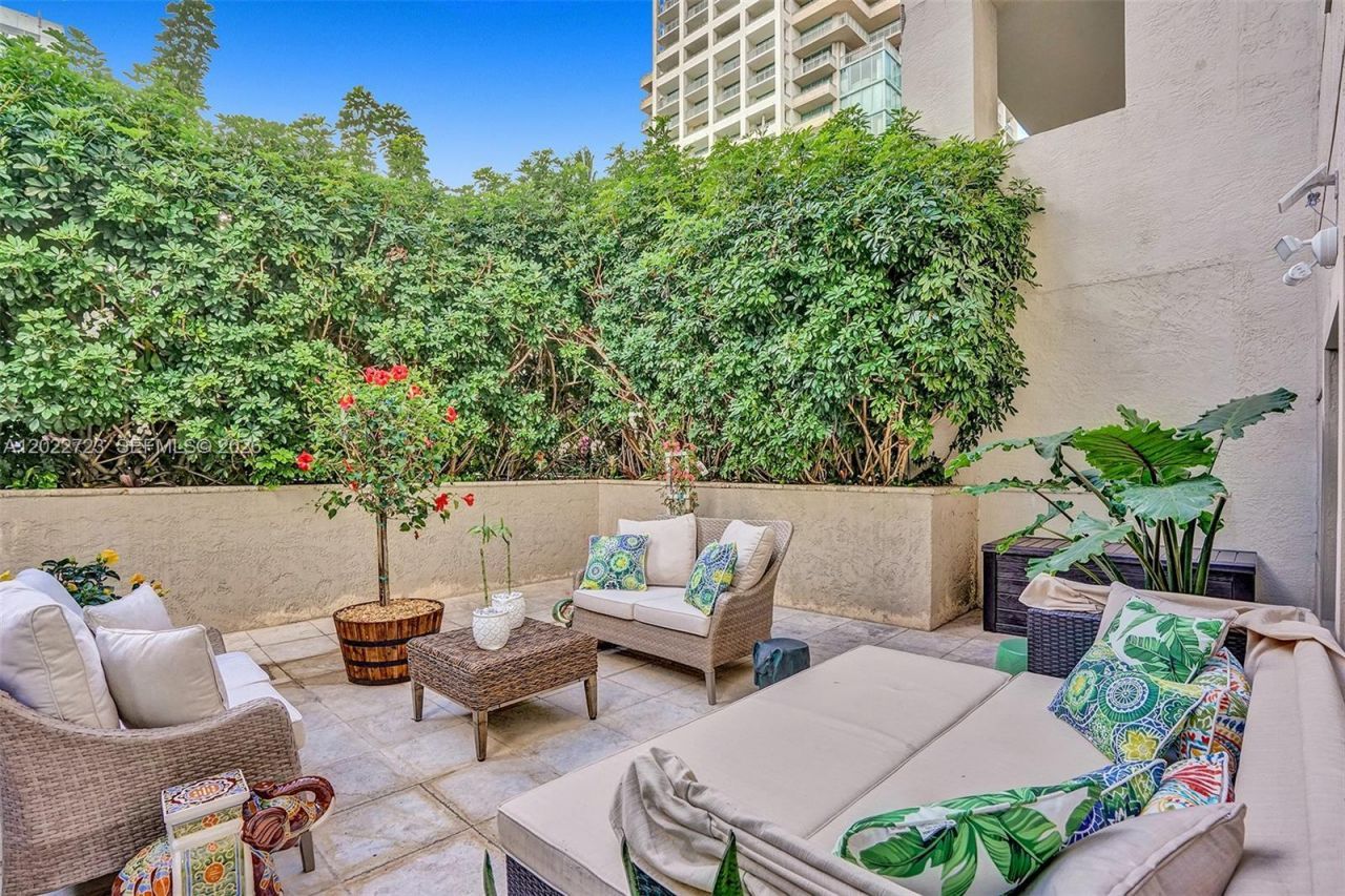 3400 SW 27th Ave , Unit 206, Miami, FL 33133 Photo