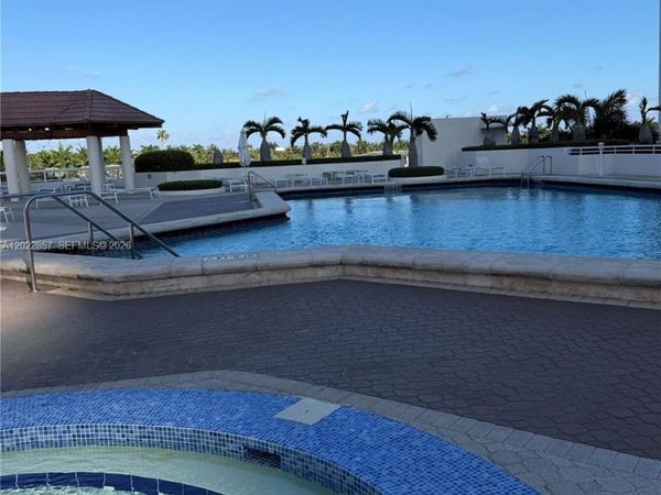 20185 E Country Club Dr, Unit 1104, Aventura, FL 33180
