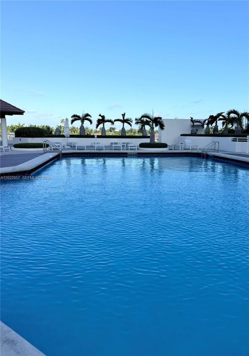 20185 E Country Club Dr , Unit 1104, Aventura, FL 33180 Photo