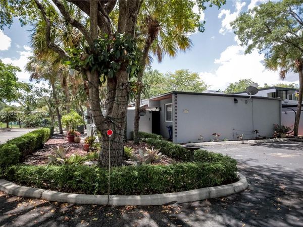 6380 Jack Rabbit Ln , Miami Lakes, FL 33014
