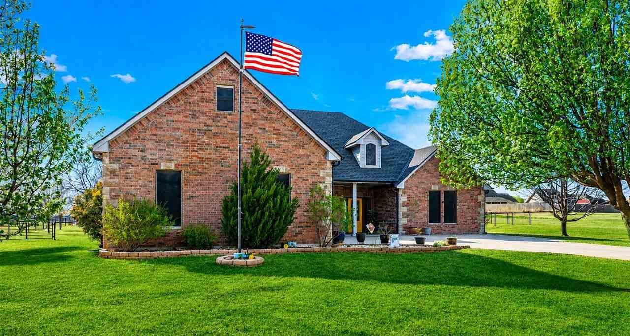 282 NE Road Runner Dr, Fletcher, OK 73541 Main Photo
