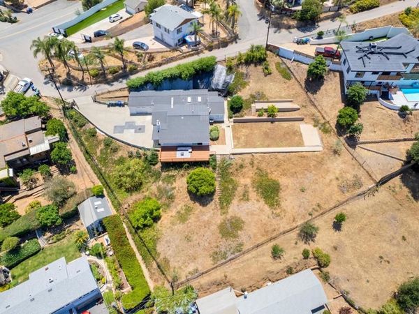 1166 Merritt Drive, El Cajon, CA 92020