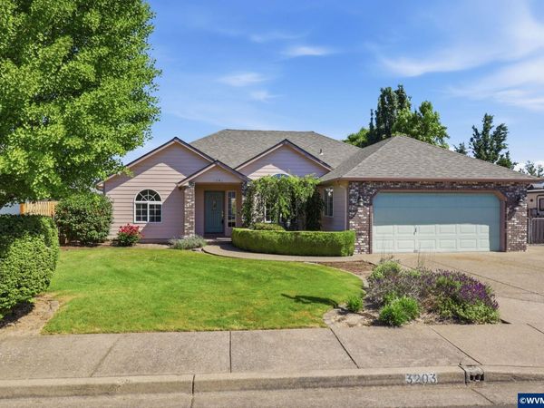 3203 19th Av SE, Albany, OR 97322