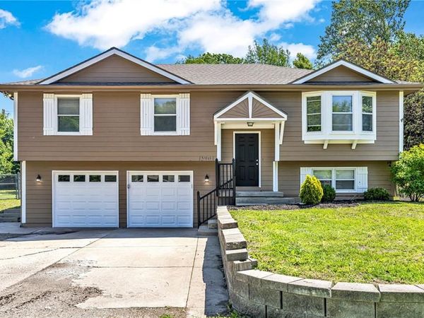 15901 Oakland Avenue, Belton, MO 64012