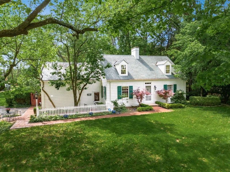1085 Shady Lane Road, Whitehall, OH 43213 Photo 1