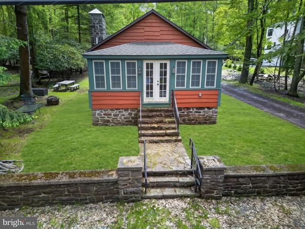 121 S LAKE DRIVE , LAKE HARMONY, PA 18624