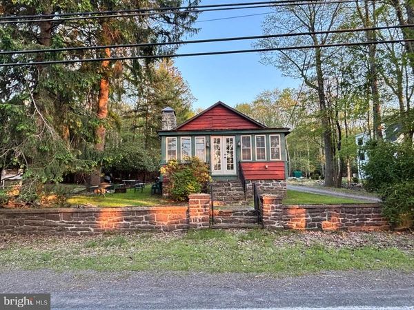 121 S LAKE DRIVE , LAKE HARMONY, PA 18624