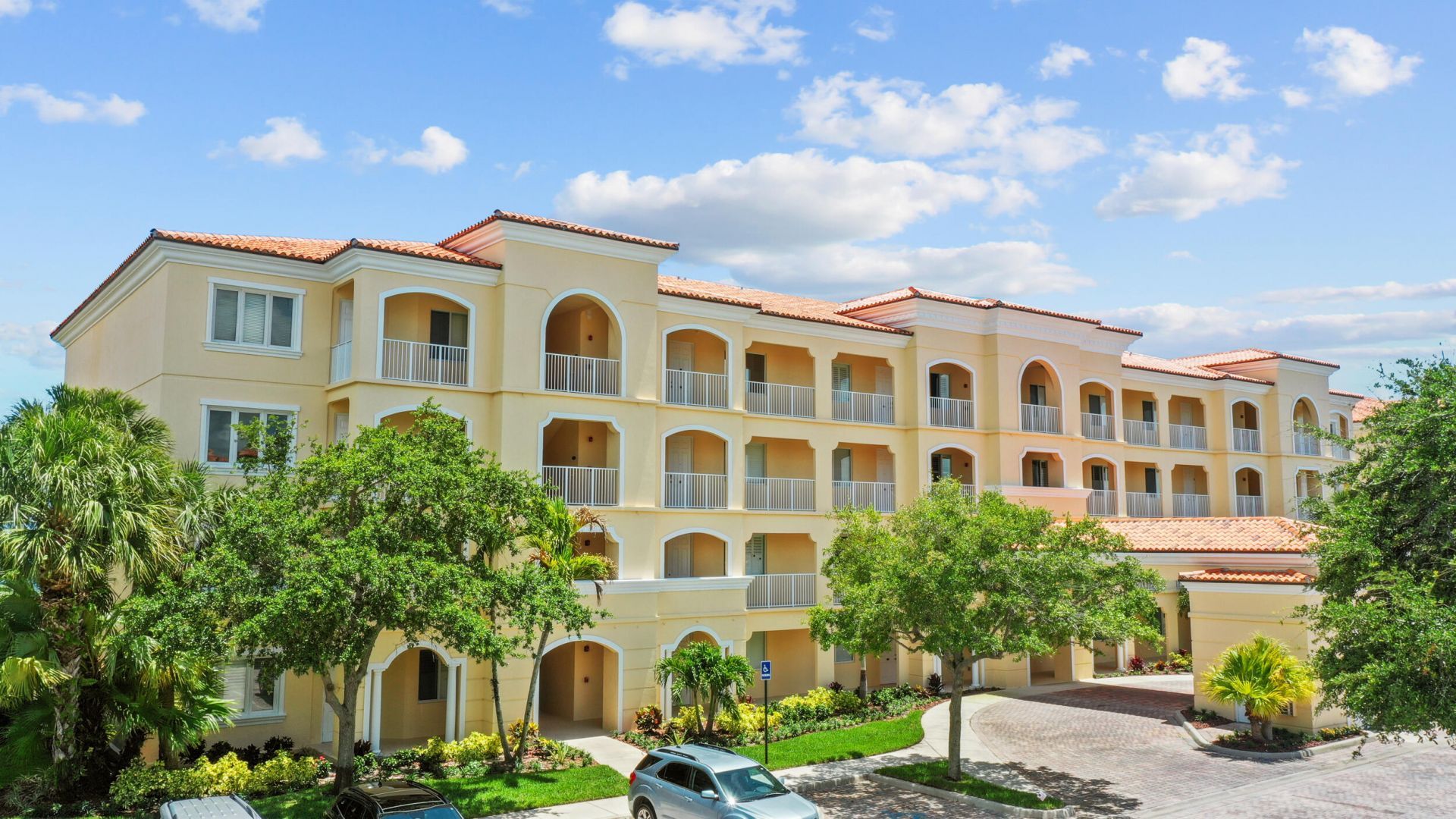 25 Harbour Isle Dr W, Unit 205, Fort Pierce, FL 34949 Photo