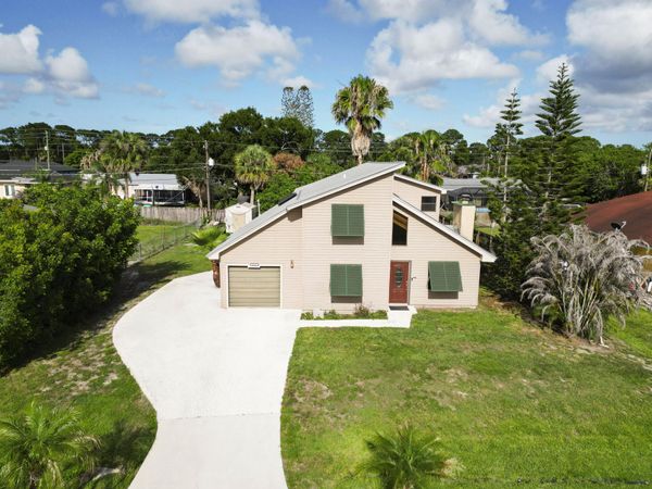 621 NW Sharpe Street, Port St. Lucie, FL 34983