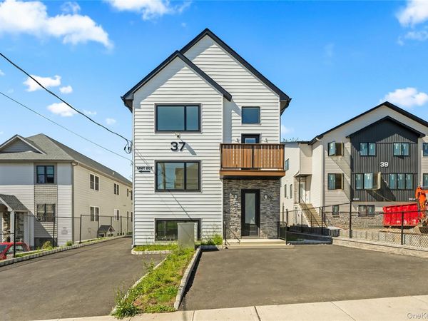 37 Ewing Avenue, Unit 202, Spring Valley, NY 10977