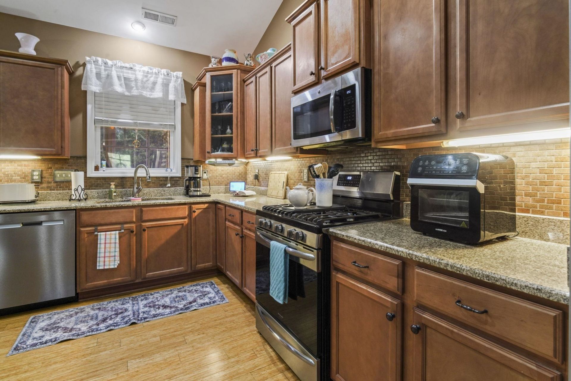 207 Waties Dr. Photo 16