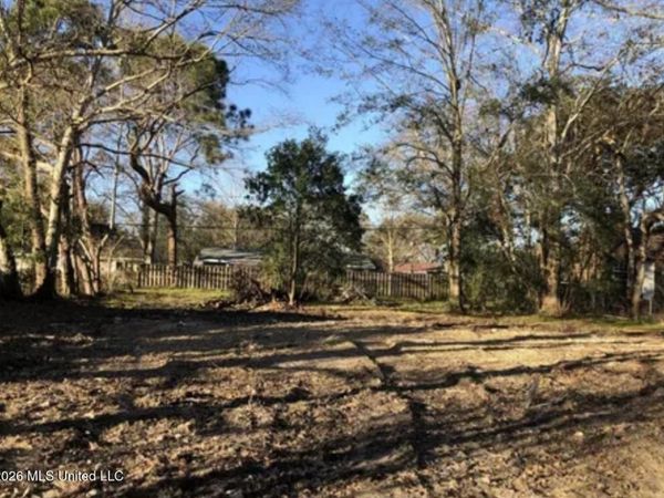 2305 Taylor Avenue, Pascagoula, MS 39567