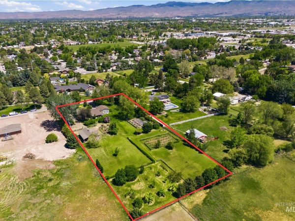 9409 W Burnett Dr, Boise, ID 83709