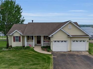 2714 Cove Circle E, Unit 22, Ashville, NY 14710