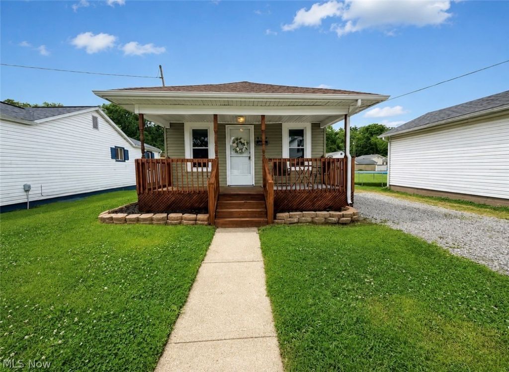 2127 Hoge Avenue, Zanesville, OH 43701 Main Photo