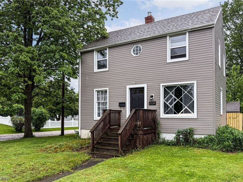 206 Johnson Avenue, Cuyahoga Falls, OH 44221 Photo 3