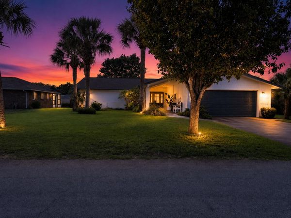 1143 Park Lane, Gulf Breeze, FL 32563