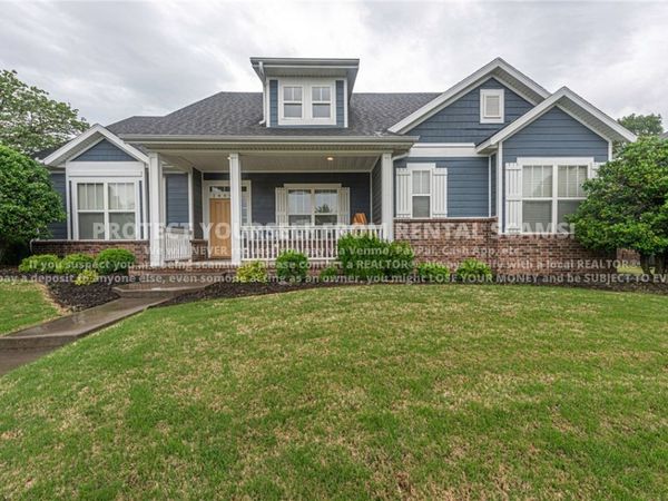 1404 SW Liberty Avenue , Bentonville, AR 72713