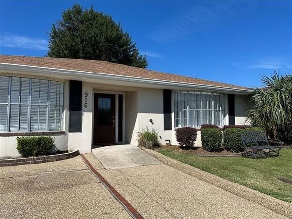 916 MARTIN BEHRMAN Walk , Metairie, LA 70005