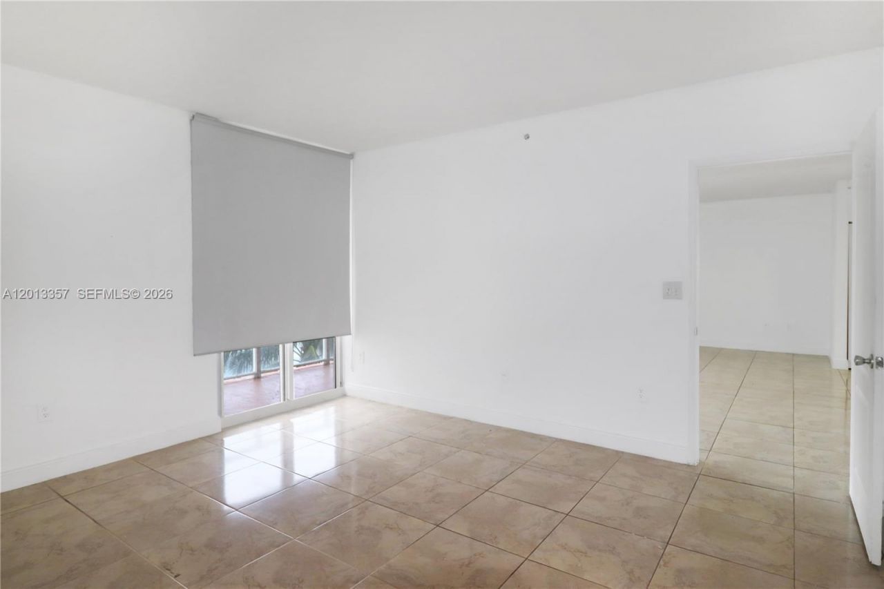 5085 NW 7th St, Unit 601, Miami, FL 33126 Photo