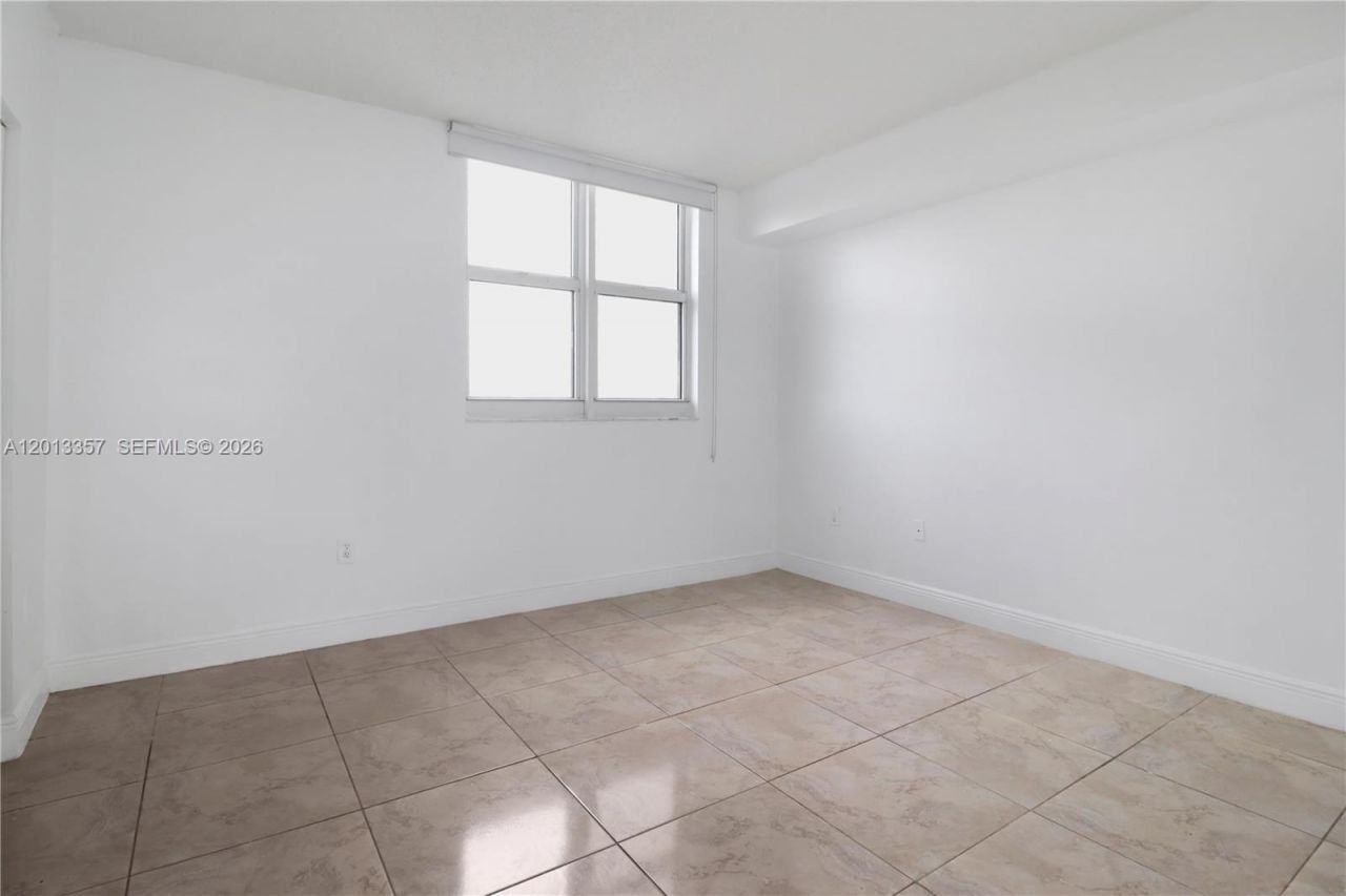 5085 NW 7th St, Unit 601, Miami, FL 33126 Photo