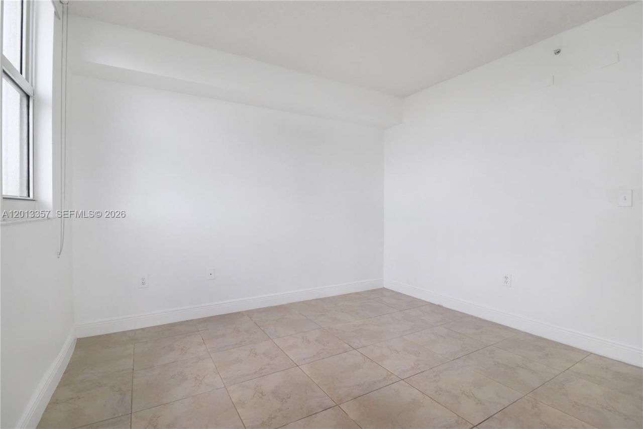 5085 NW 7th St, Unit 601, Miami, FL 33126 Photo