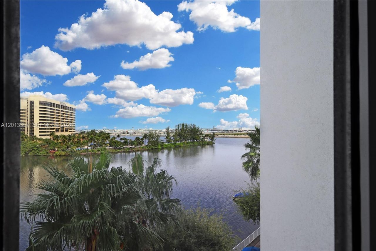 5085 NW 7th St, Unit 601, Miami, FL 33126 Photo