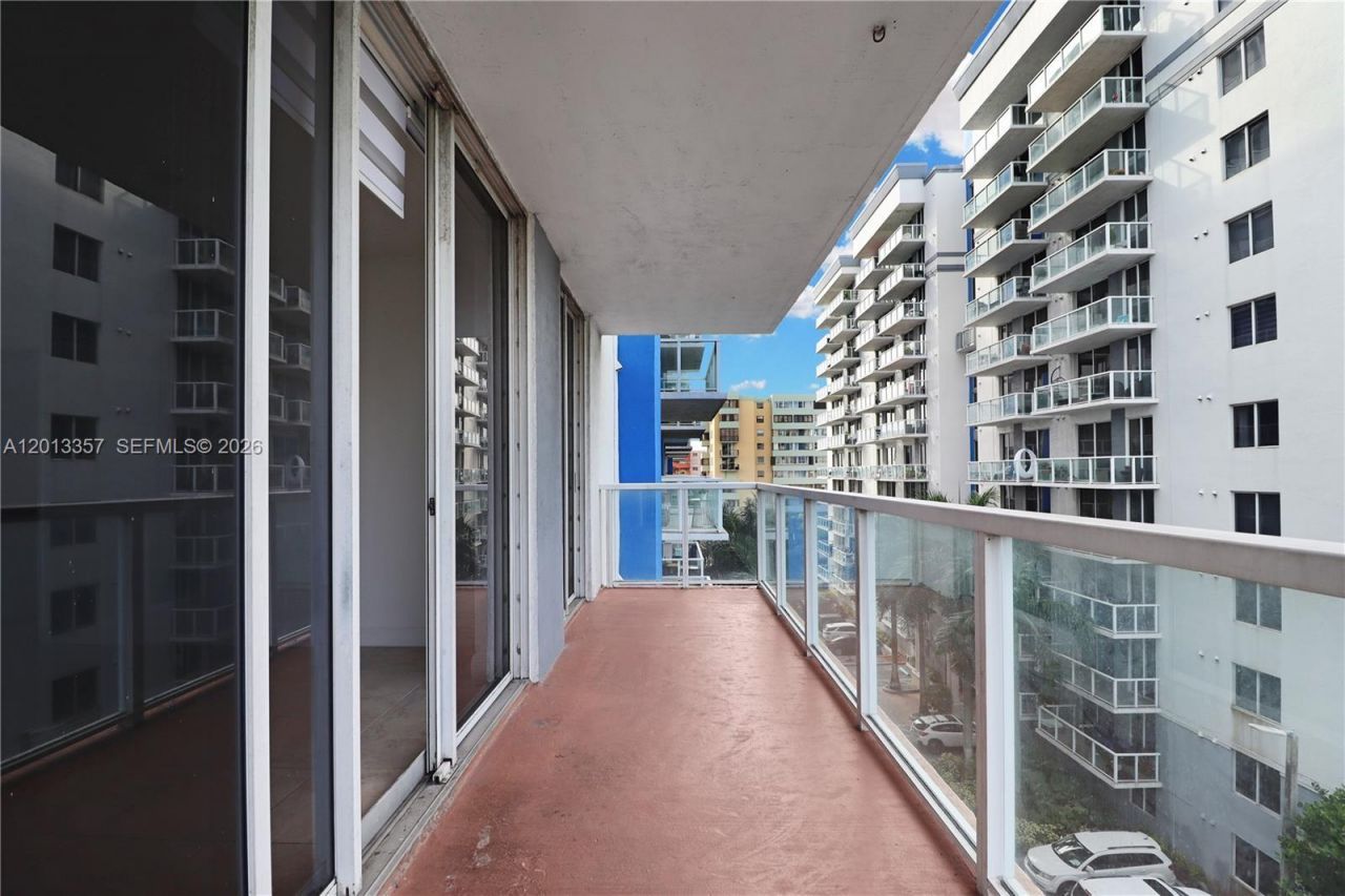 5085 NW 7th St, Unit 601, Miami, FL 33126 Photo