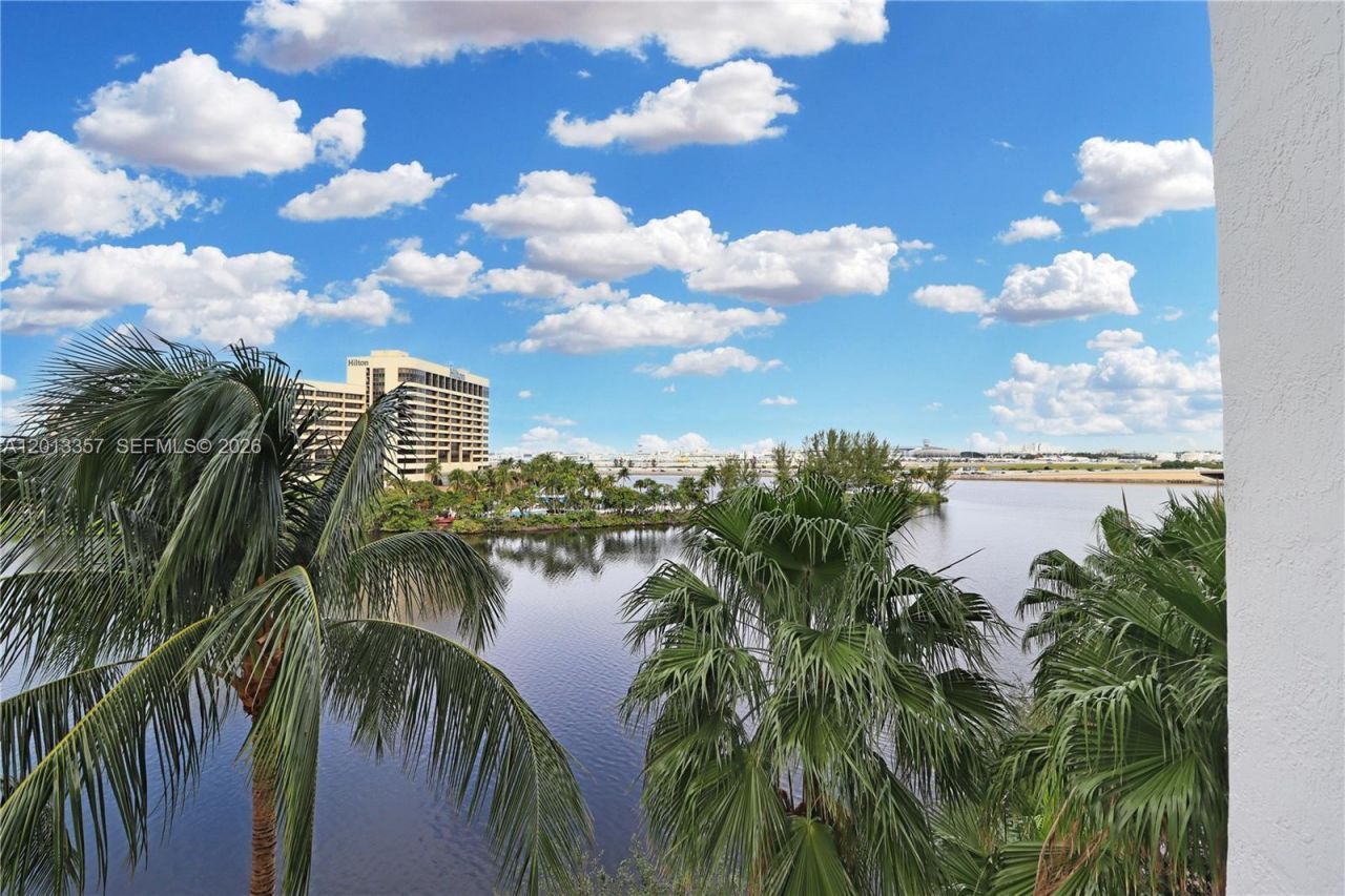 5085 NW 7th St, Unit 601, Miami, FL 33126 Photo