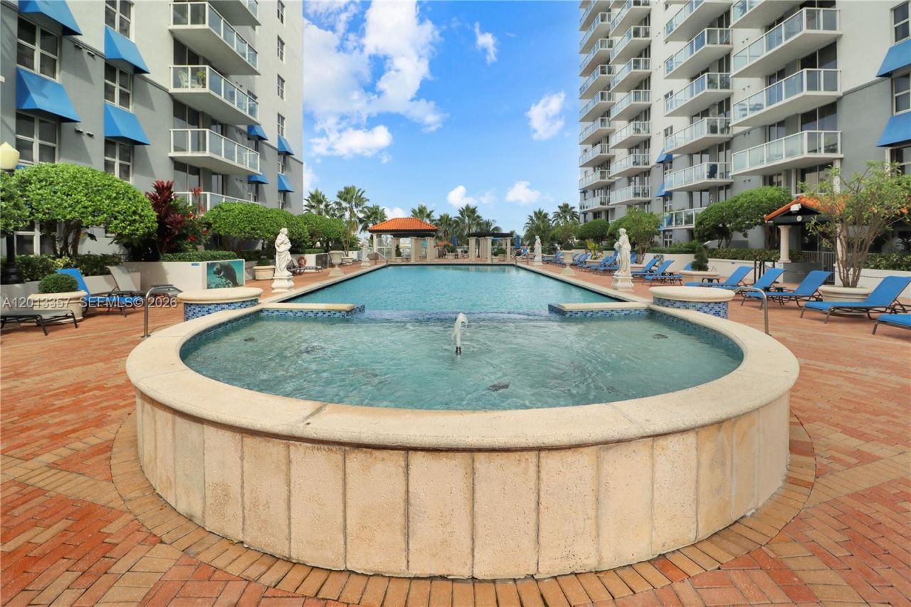 5085 NW 7th St, Unit 601, Miami, FL 33126 Photo