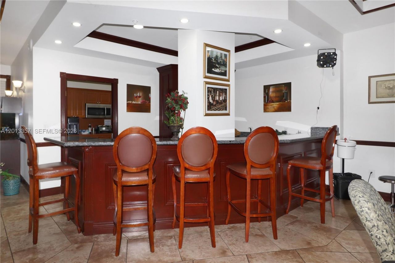 5085 NW 7th St, Unit 601, Miami, FL 33126 Photo