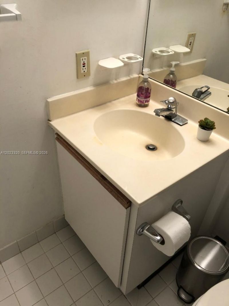 540 Brickell Key Dr, Unit 913, Miami, FL 33131 Photo