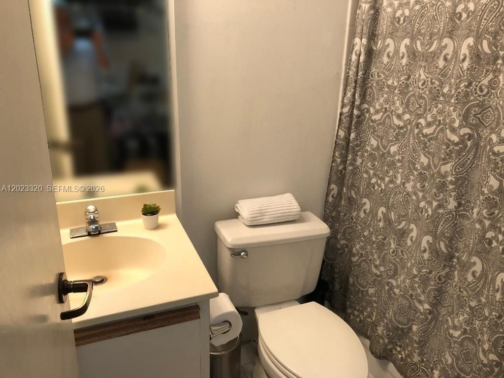 540 Brickell Key Dr, Unit 913, Miami, FL 33131 Photo